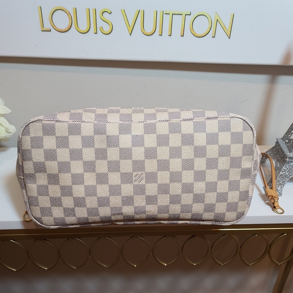 Louis Vuitton Neverfull MM - Picture 12 of 12